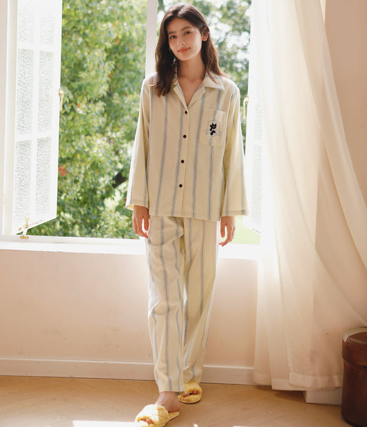 Feline Elegance: Black Cat EMB Cotton Pyjamas Set - Comfortable Homewear for a Soft and Cozy Night's Sleep