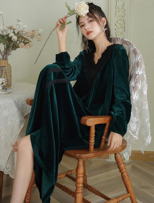 Dark green V-neck velvet nightie, Vintage Victorian velvet nightgown, Lace Deco morning gown