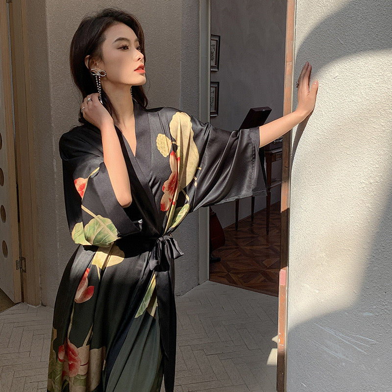 Boho Kimono: Summer Robe, Bikini Kaftan, Luxury Silky Gown, Unisex Kimono - Perfect for Vacations and Holiday Look Video